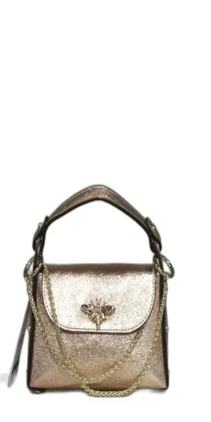 Borsetta giovane da sera in vera pelle con chiusura in rilievo in metallo dorato a forma di ape.